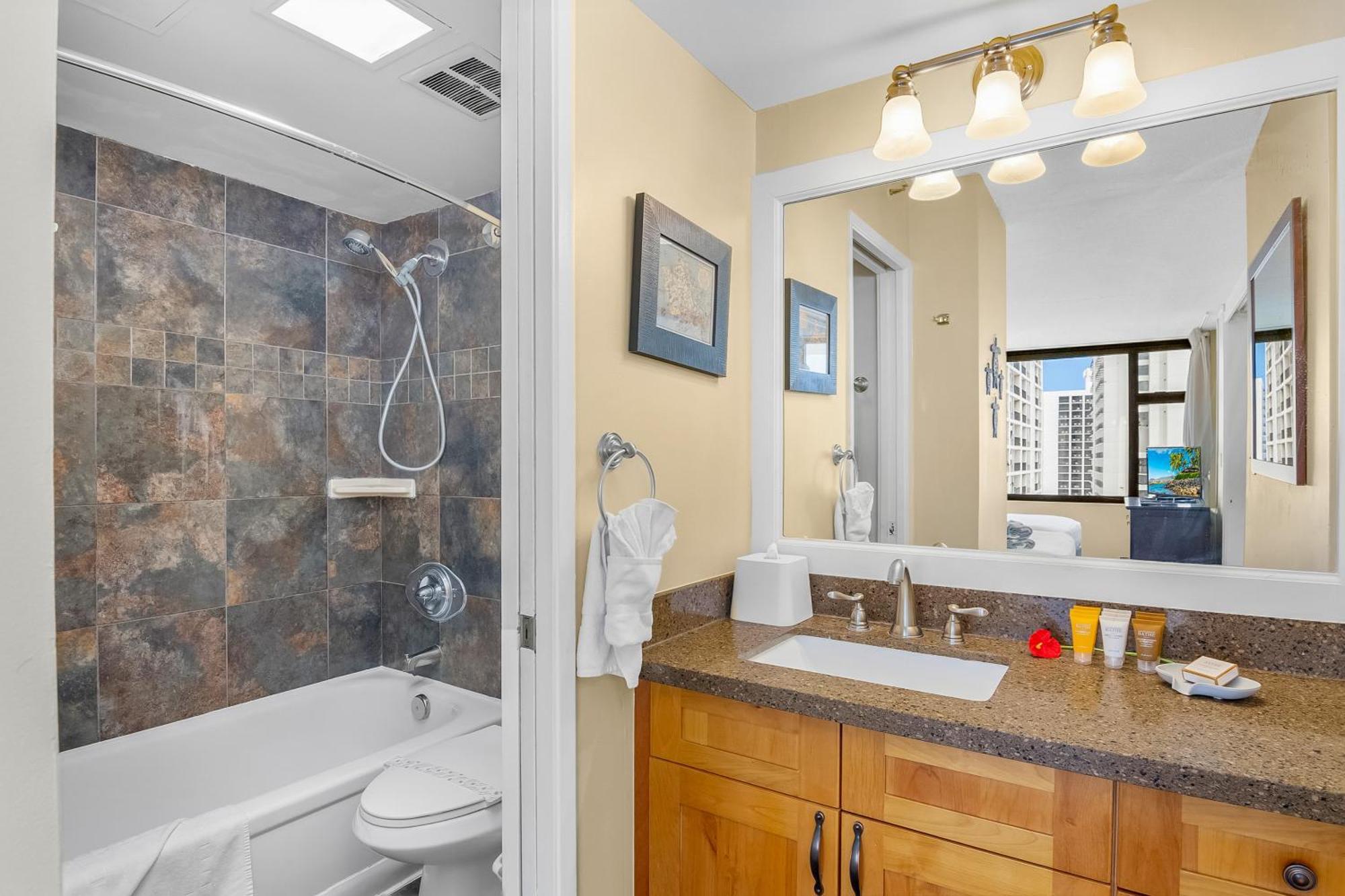 Beautiful 1Br, Steps To Waikiki Beach And Parking Honolulu Exteriér fotografie